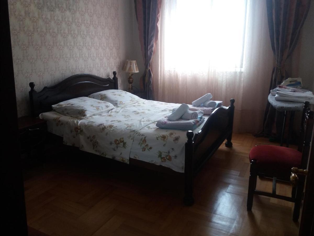巴统Marina House公寓 外观 照片